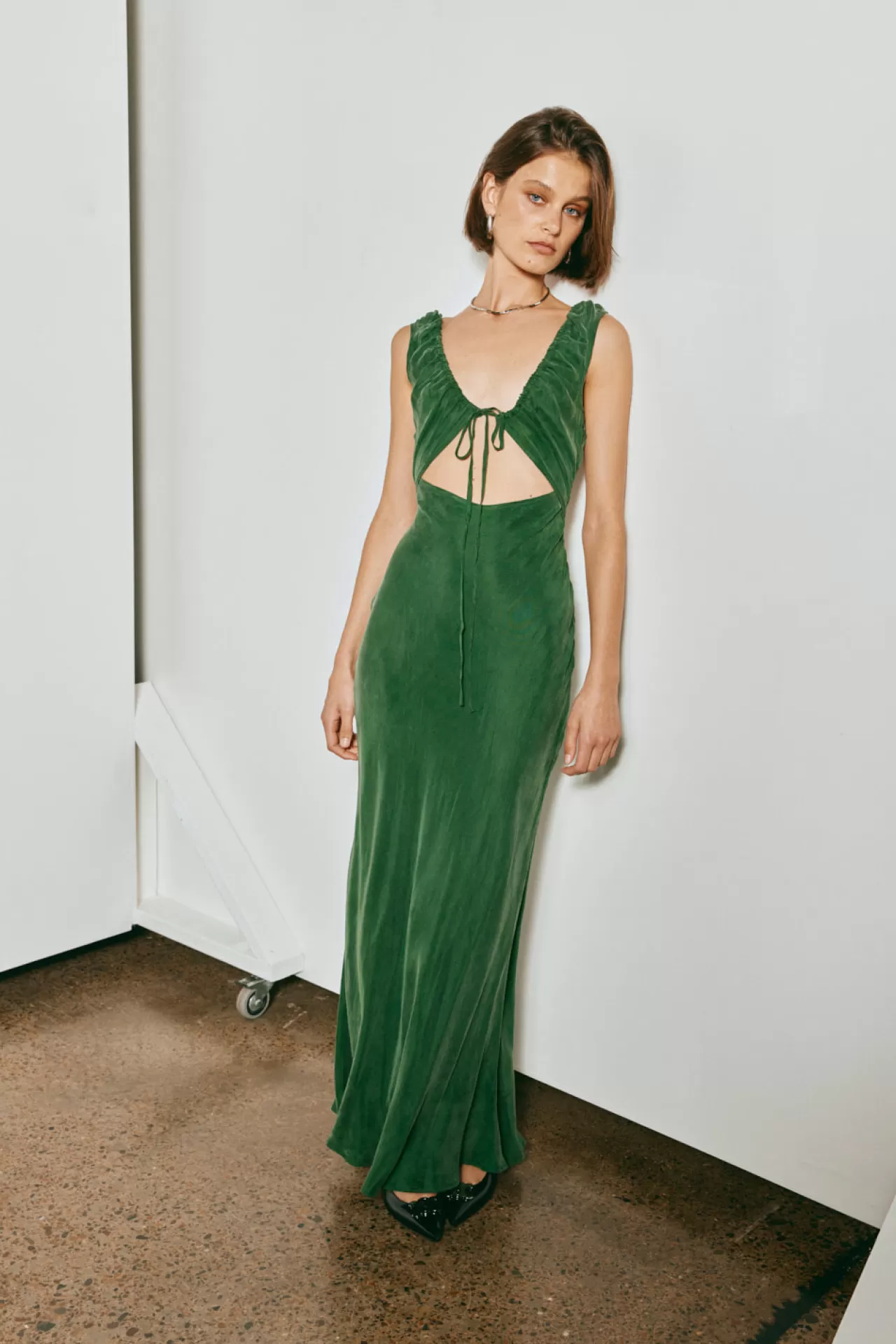 Store VRG GRL After Dark Bias Cut Maxi Dress Forest