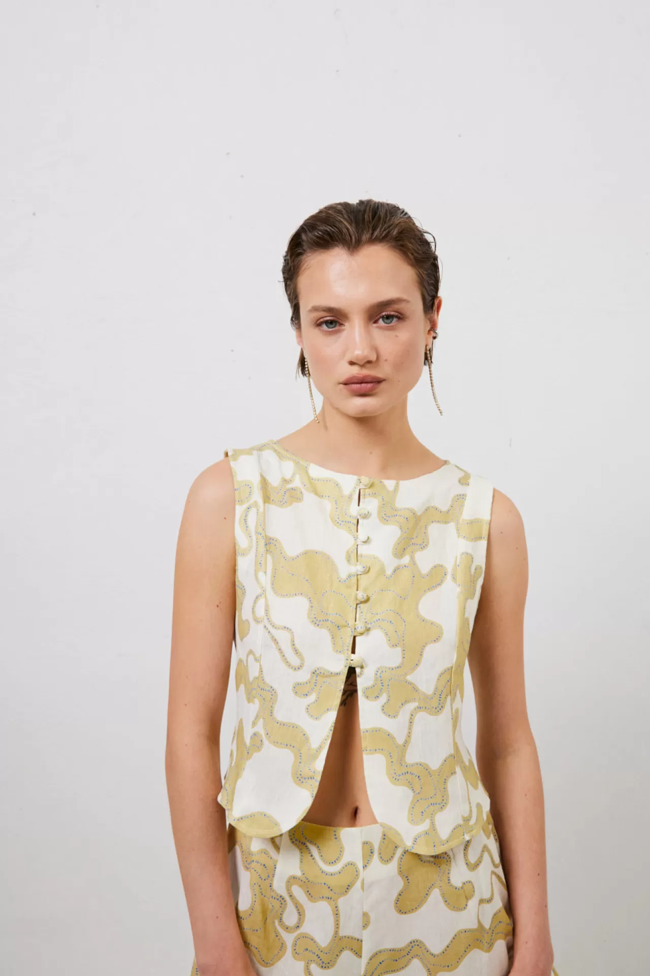 Best VRG GRL Celeste Linen Top Tropic