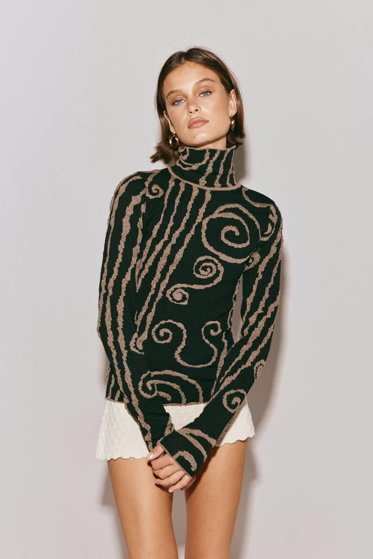 Fashion VRG GRL Ivy Muse Knit Skivvy Black Swirl