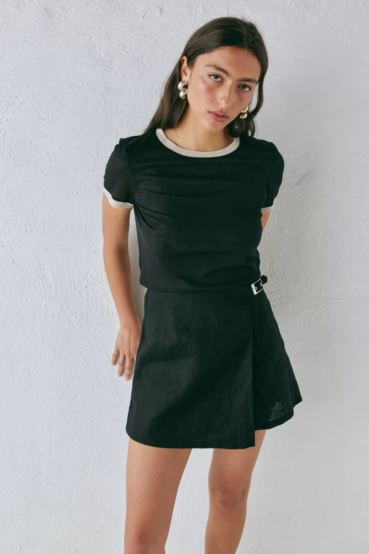 Hot VRG GRL Matteo Linen Skort Black