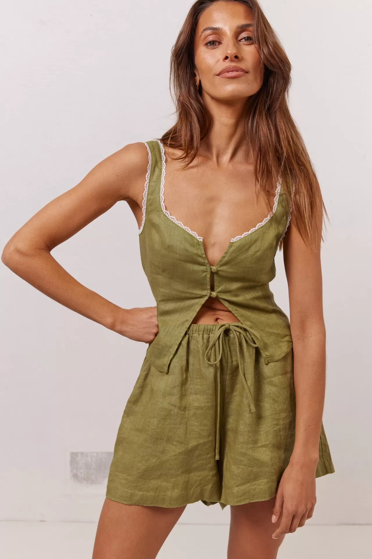 Hot VRG GRL Nettie Linen Shorts Olive